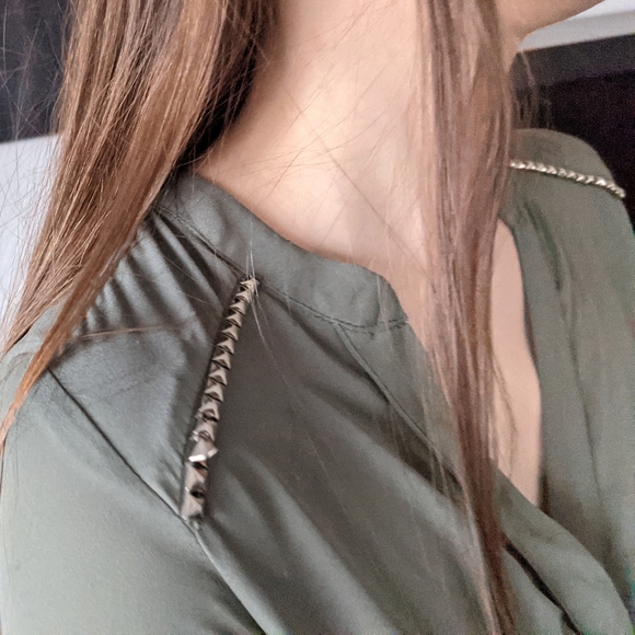 Saje Green Flowy Top Dynamite - Picture 3 of 3